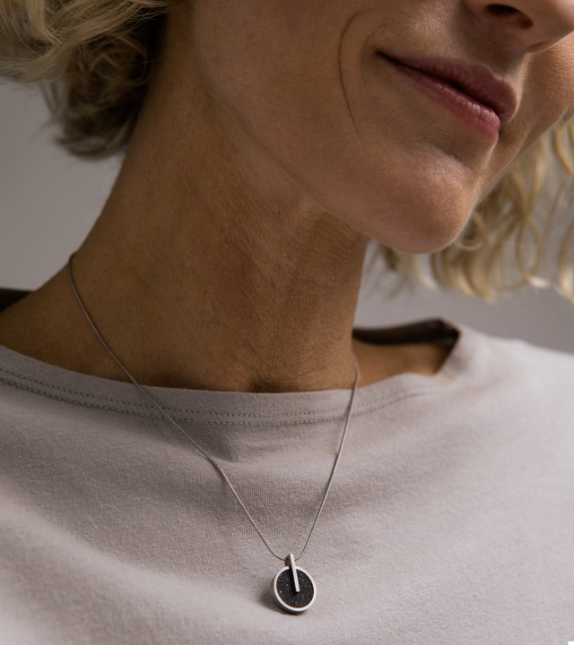 Memento Circle Pendant - BLK