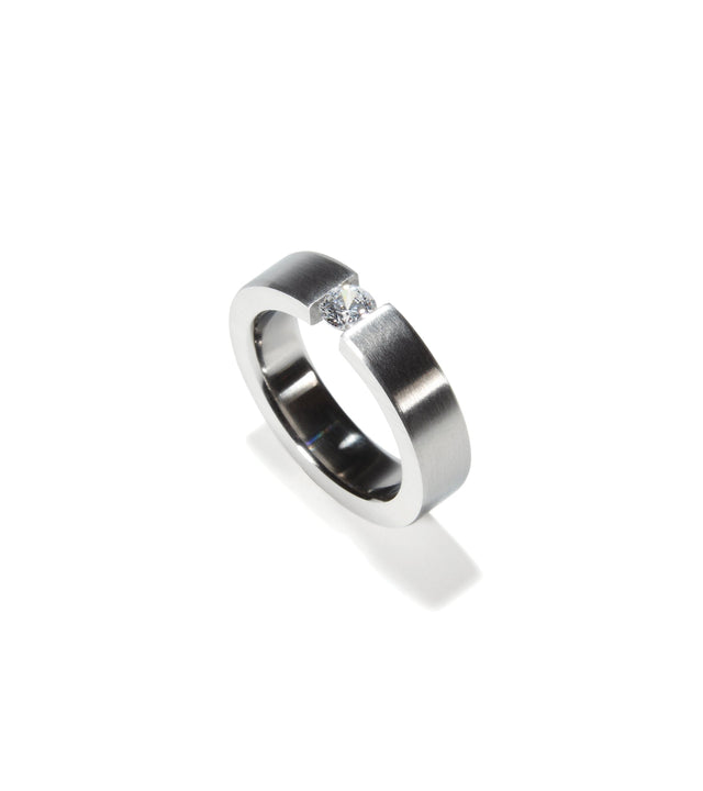KMr163d Facet Engagement Ring