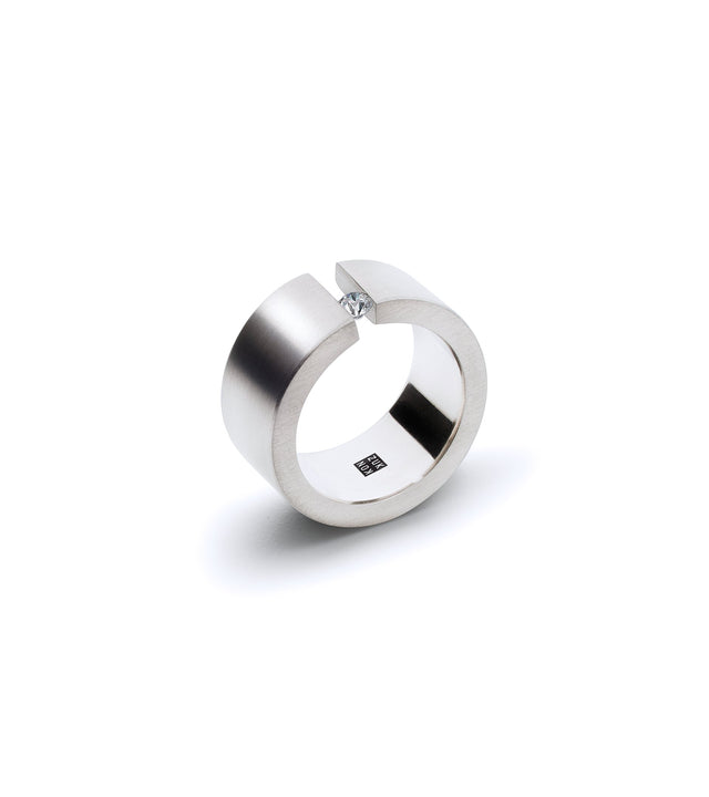 KMr178d Facet Engagement Ring