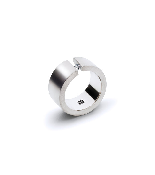 KMr178d Facet Engagement Ring