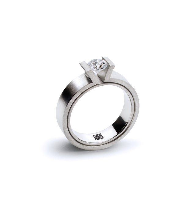 KMr189d Facet Engagement Ring