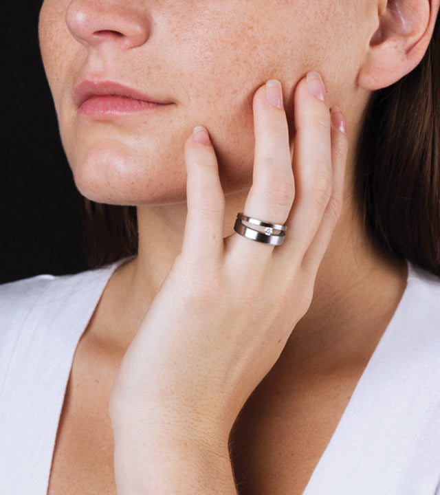 KMr145d Facet Engagement Ring