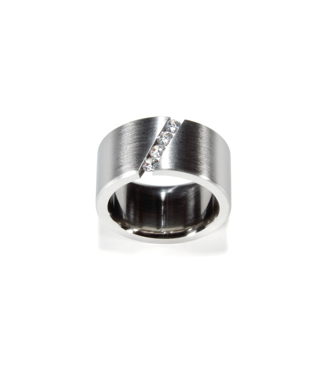 KMr147d Facet Engagement Ring