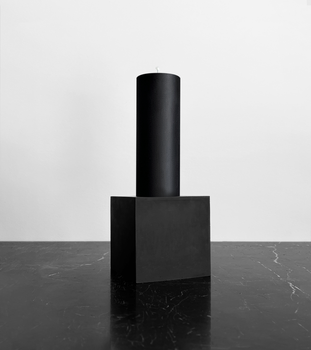 Monument | Plinth Candle - Black / Black