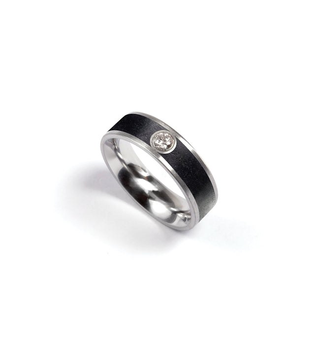 KMr155d Concrete with Diamond Ring
