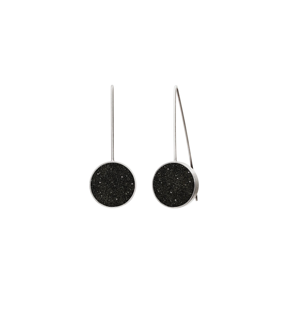 The Musica Minor concrete earrings with the sparkle of diamond dust achieve minimalist beauty with modernist jewelry design.