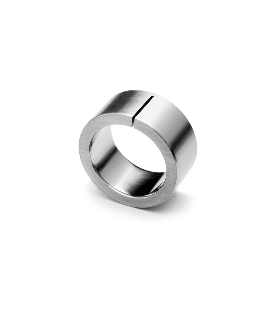 KMr134 Union Wedding Ring